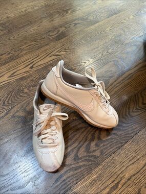 Nike Women's Light Beige Retro Cortez Sneakers